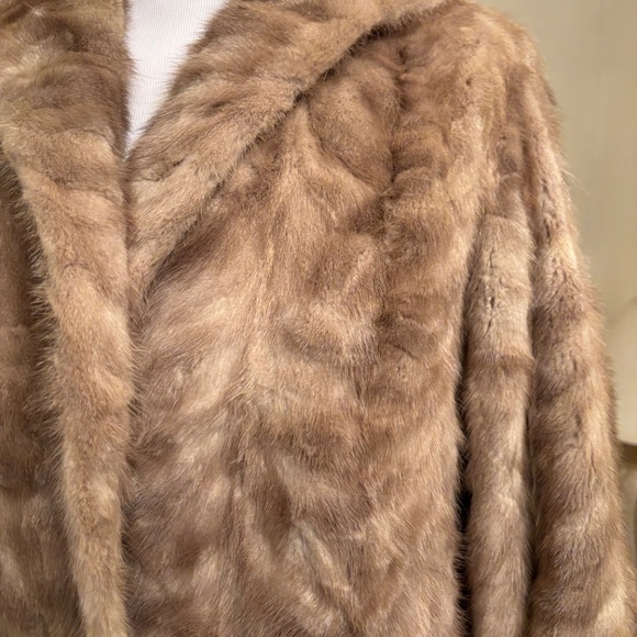 Natural real mink coat chest is approximately 45” - Picture 4 of 12
